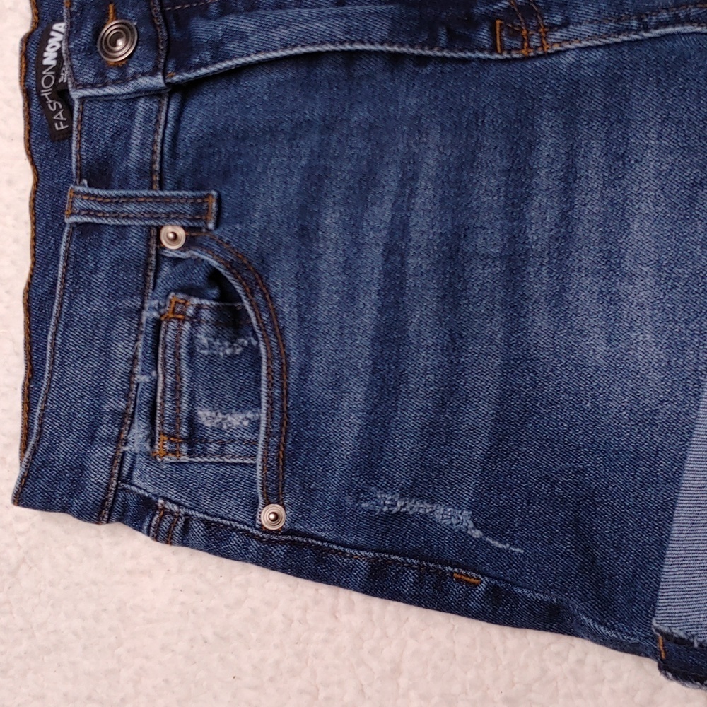 Fashion Nova Jean Shorts Size 5/27 Mid Rise - Picture 2 of 9